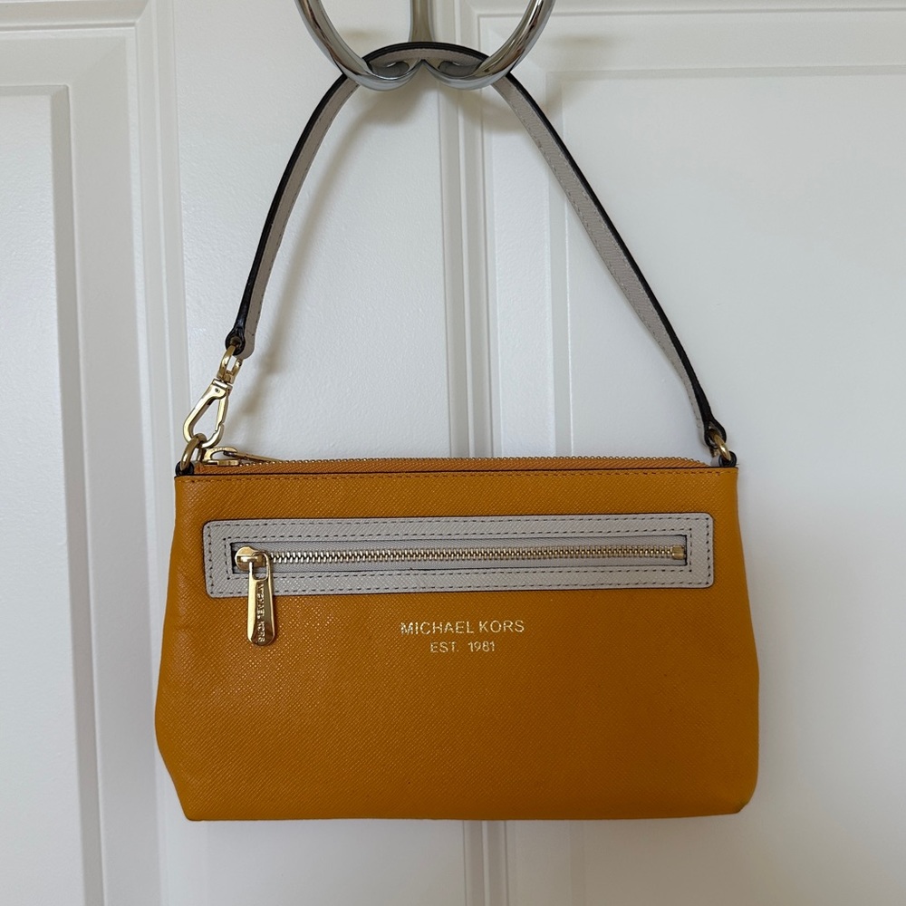 Michael Kors Small Clutch/Handbag 👜